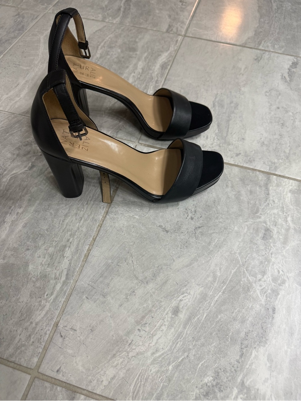 Naturalizer Black Ankle Strap Sandals with Chunky Heel (size 9.5)